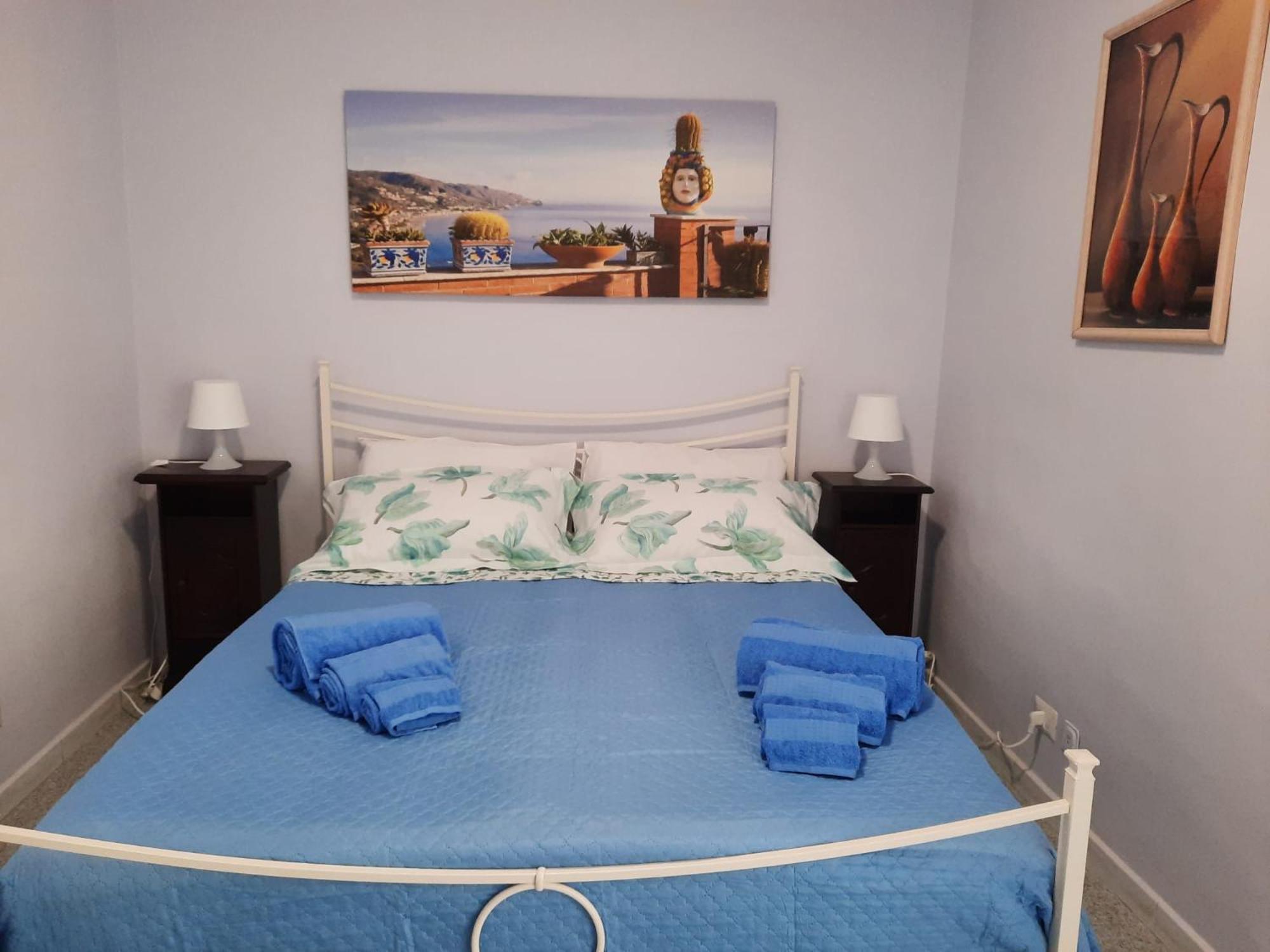 Luna'S Home Катания Экстерьер фото