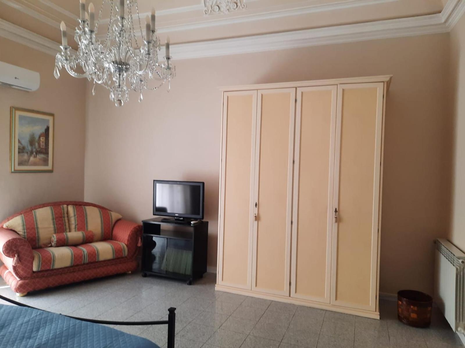 Luna'S Home Катания Экстерьер фото